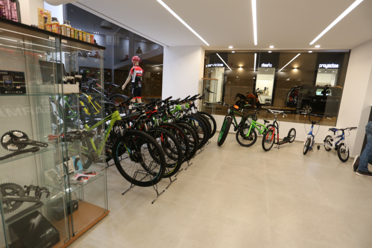 NuestProyec-EdifcNoResid-0-Tienda-bicicletas-Santa-Pola-VIII