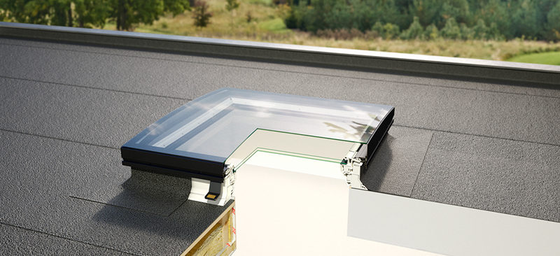 Claraboya para tejado y terraza blanca con apertura automática o manual | Terrapilar distribuidor Alicante y Murcia