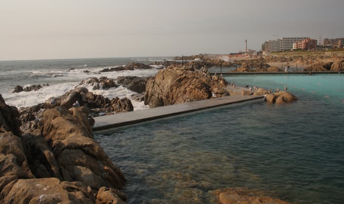 FOTO_16_PISCINAS DEL MAR_ALVARO SIZA-urbipedia arquitectura piscinas ii